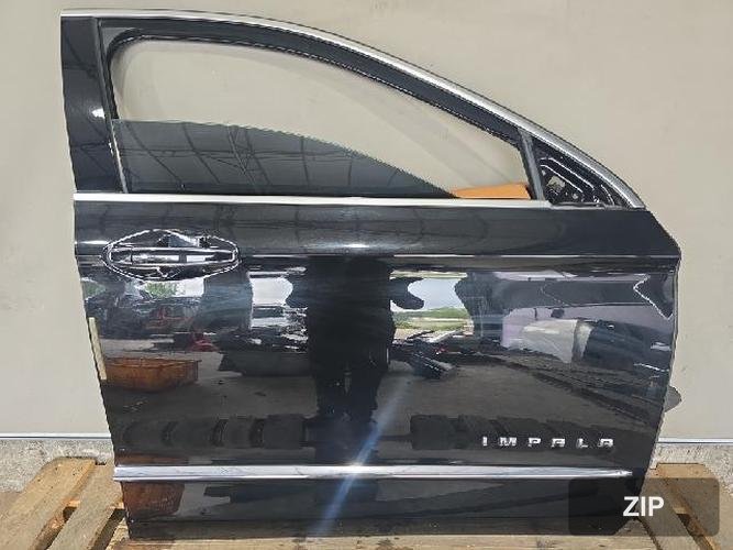 Chevrolet Impala 2016 — дверь передняя правая
