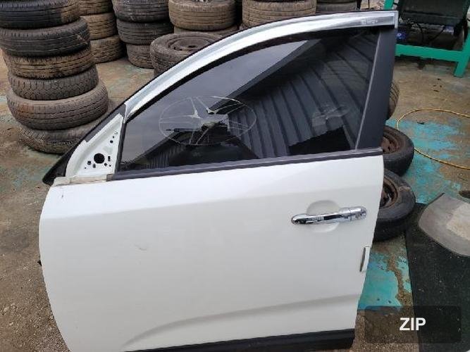 Kia Sorento 2011 — дверь передняя левая (водителя)