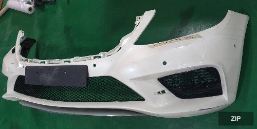 Бампер передний в сборе с обвесом AMG