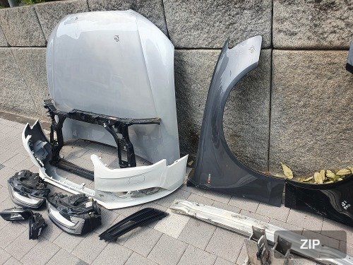 Бампер и детали кузова Audi A4 (капот, крыло, решётка радиатора, противотуманные фары)