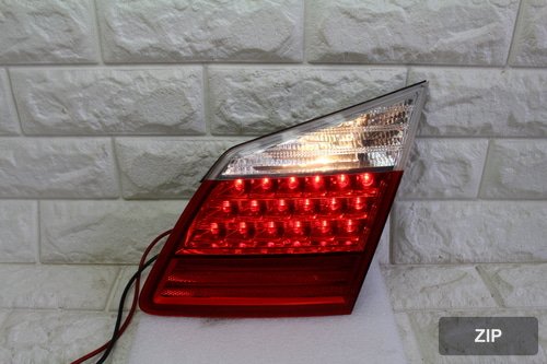 Задний фонарь левый внутренний электрический Genesis BH 92404-3M000