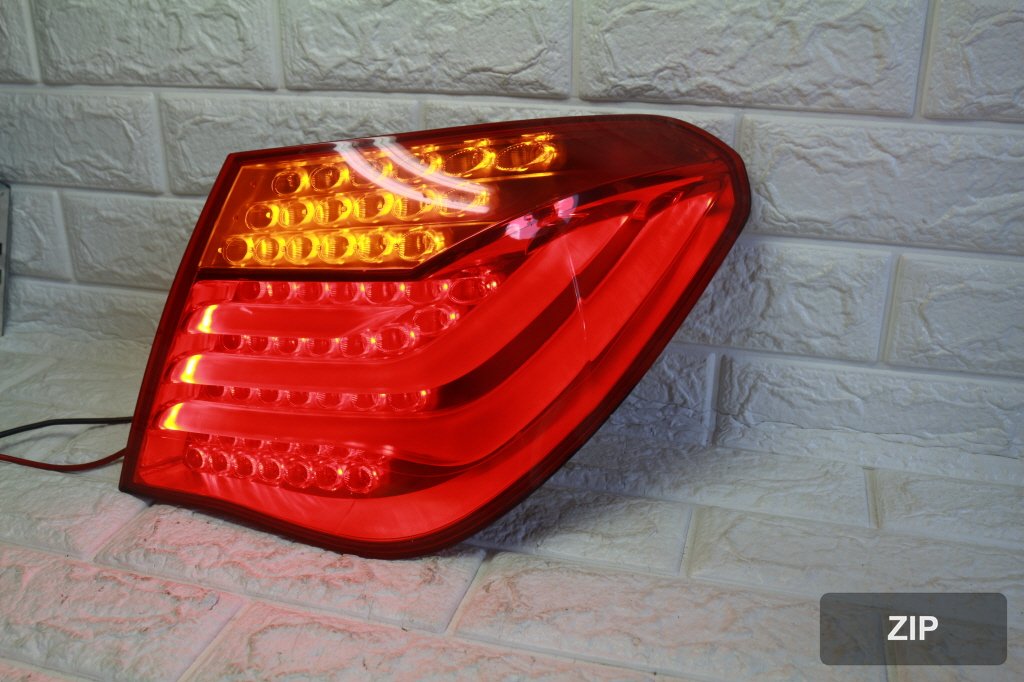 Задний фонарь правый BMW 7 серия F01 F02