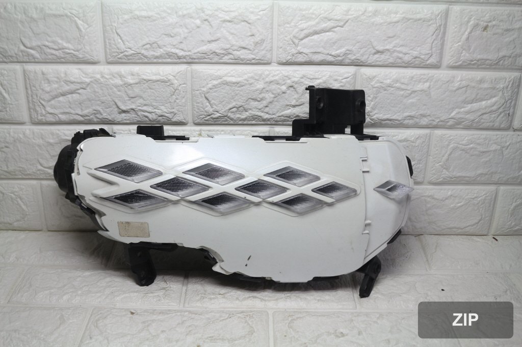 Передний фонарь LED K8 с бегущим огнём правый 92208-L8100