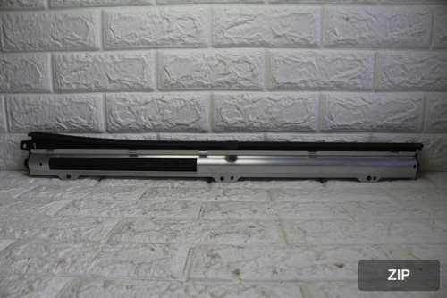 Шторка боковая задняя левая 83352-F6000