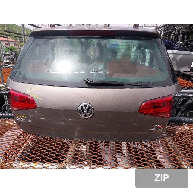 Volkswagen Golf 2015 — крышка багажника