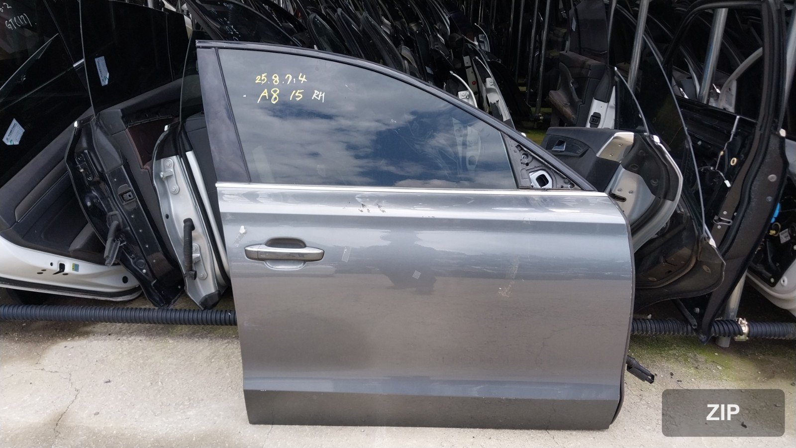 Audi A8 2015 — передняя дверь правая