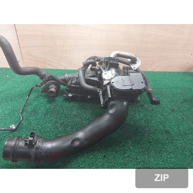 Mercedes-Benz GLK200 2012 — впускной коллектор A 651 090 00 37