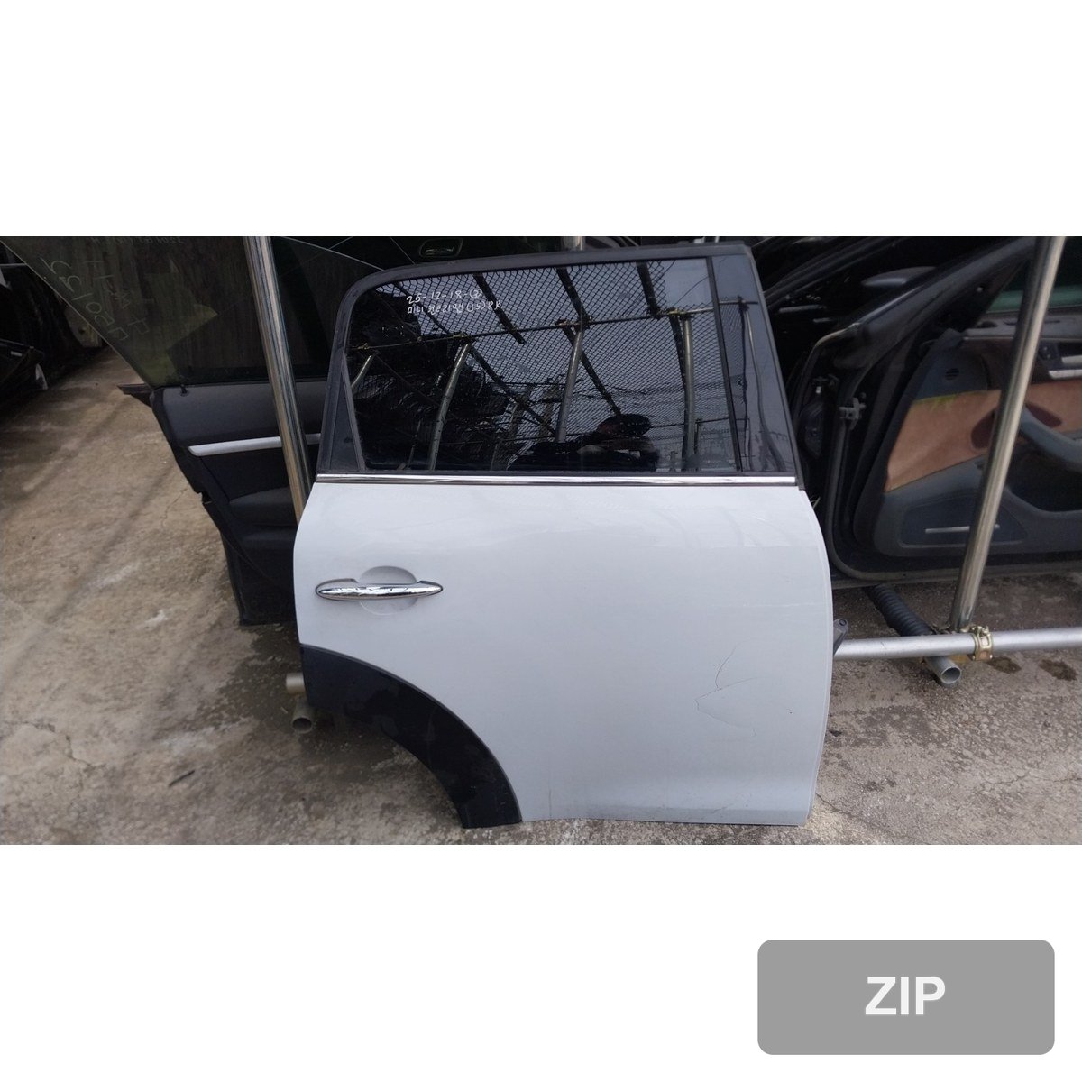 MINI Cooper D ALL4 2015 — дверь задняя правая