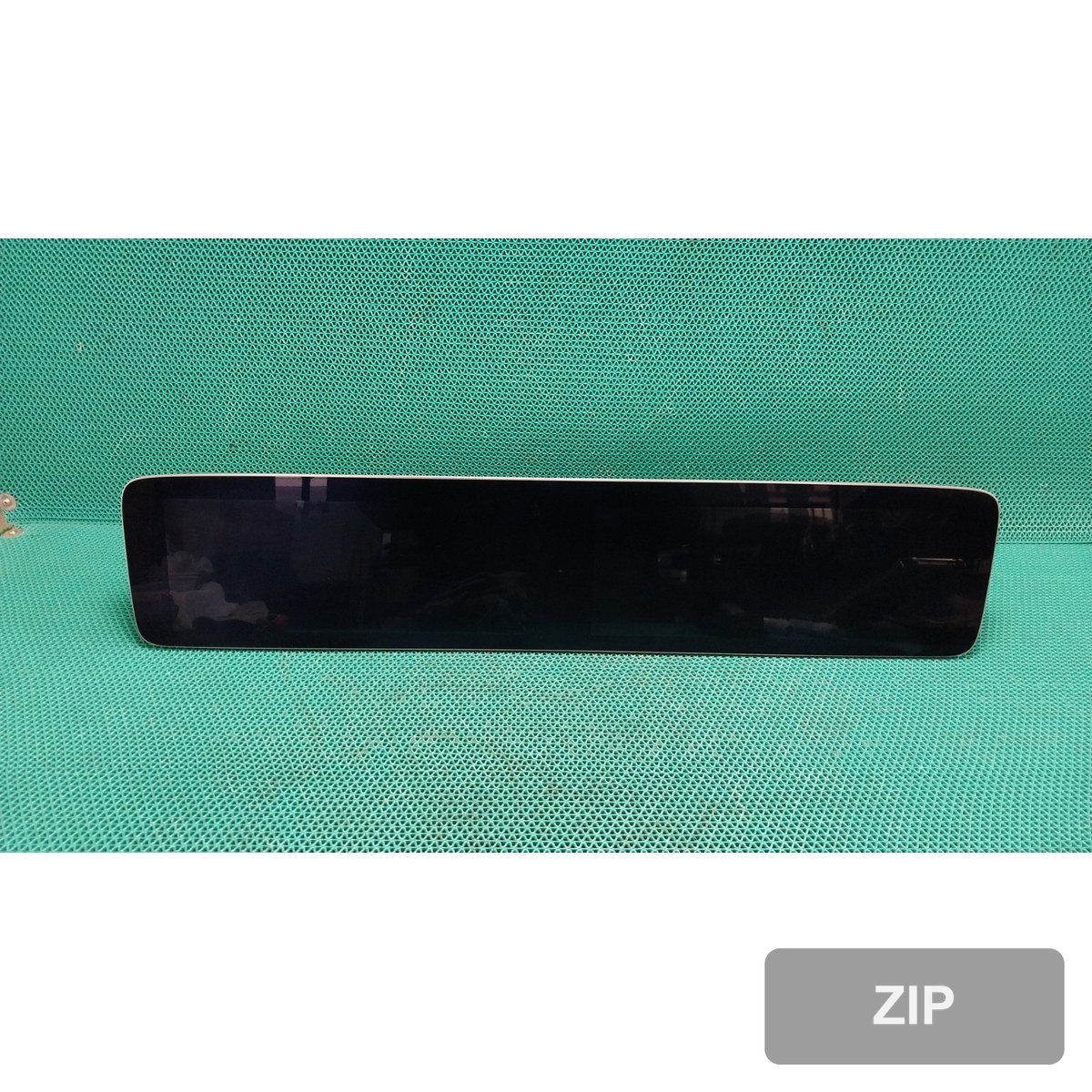 Mercedes-Benz E400 4MATIC Exclusive 2018 — приборная панель A2135408472