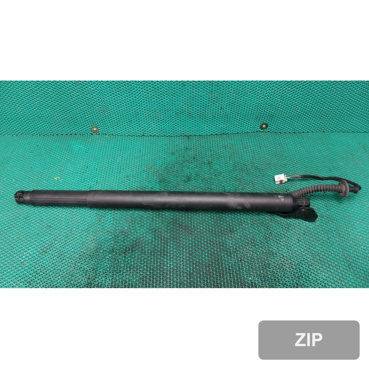 KG Mobility Torres 1.5 2WD T5 2024 — шоба багажника 7183041000