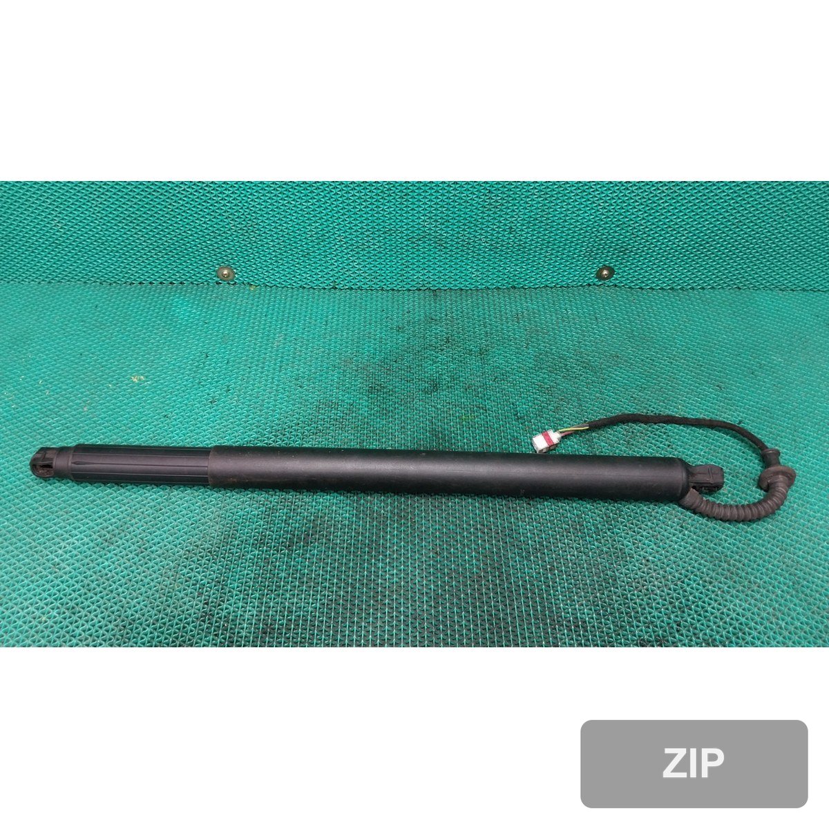 KG Mobility (Ssangyong) Torres 1.5 2WD T5 2024 — тросик открывания багажника 7182041000