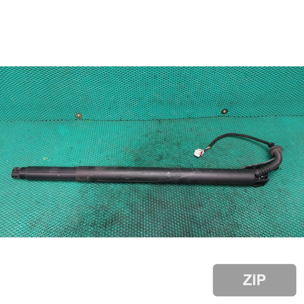 KG Mobility Torres 1.5 2WD T5 2024 — фаркоп багажника