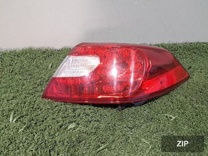 Infiniti M 2011 — задний фонарь правый