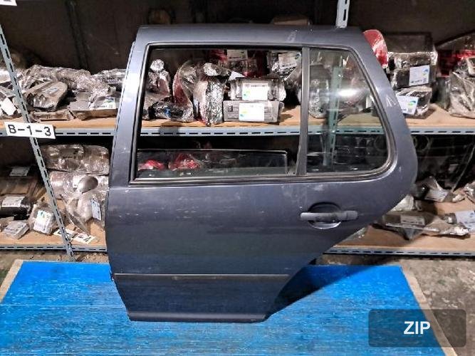 Volkswagen Golf 2002 — дверь задняя левая