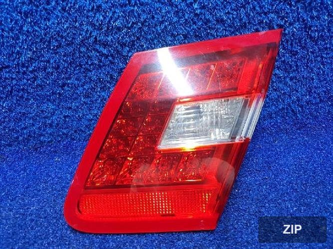 Mercedes-Benz E-Class 2013 — фонарь задний внутренний правый A2129060258