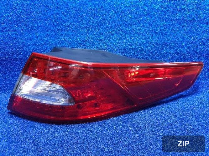 Kia K5 2011 — фонарь задний внешний правый LED