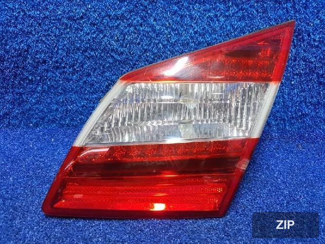 Hyundai Genesis 2010 — фонарь задний правый внутренний 4