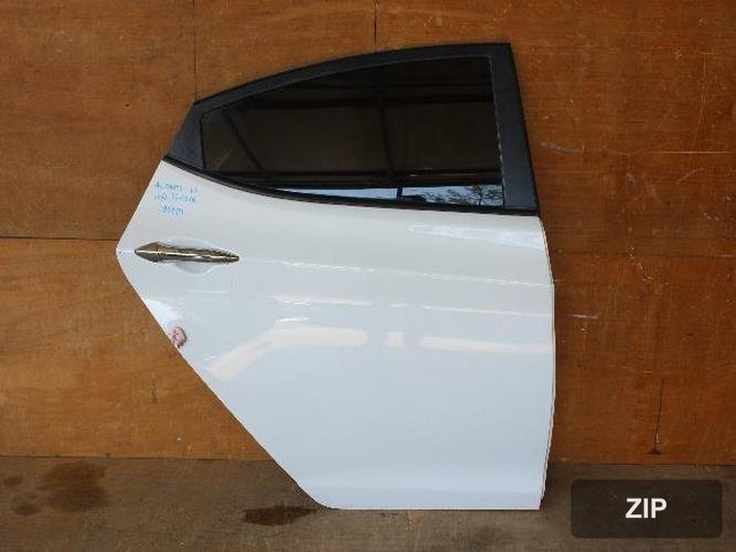 Hyundai Avante 2011 — дверь задняя правая