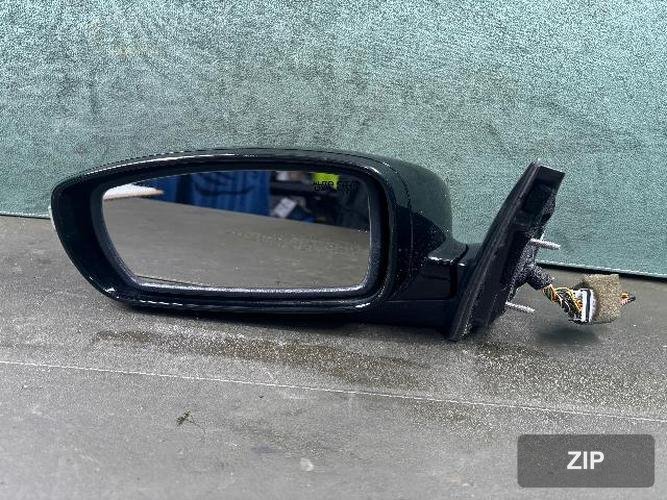 Hyundai Genesis 2009 — боковое зеркало левое с поворотником