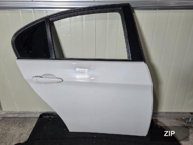 BMW 3 Series 2010 — дверь задняя правая