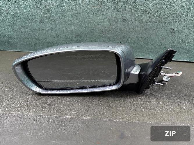 Hyundai Genesis 2008 — боковое зеркало левое с сигналом