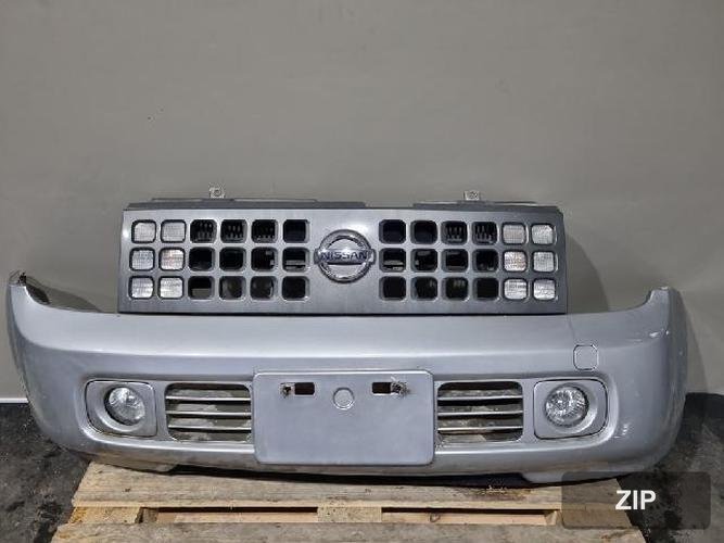 Nissan Cube 2004 — передний бампер