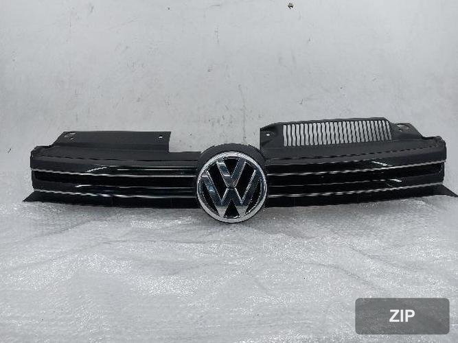 Volkswagen Golf 2011 — решетка радиатора 5K0853653F