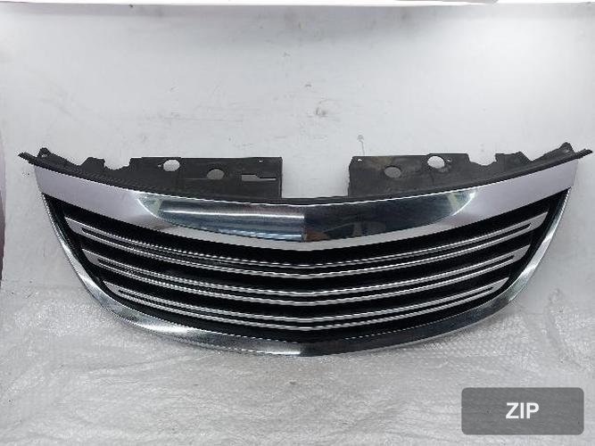 Renault SM7 2011 — решётка радиатора 87310-52750