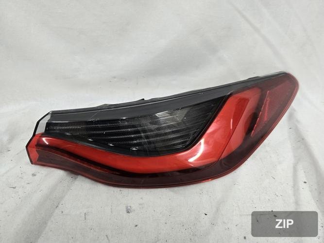 BMW 4 Series 2024 — задний фонарь правый наружный