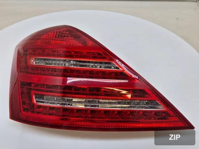 Mercedes-Benz S-класс 2011 — фонарь задний левый (наружный) A2218200577