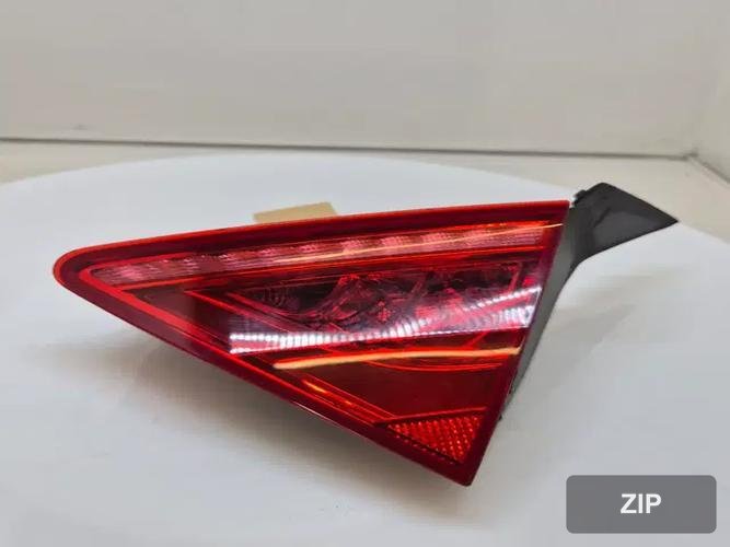 Audi A7 2022 — фонарь задний правый (внешний) 4G8945094 2