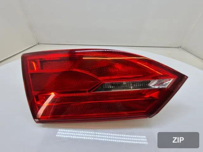 Volkswagen Jetta 2012 — фонарь задний внутренний левый 5C6945093A