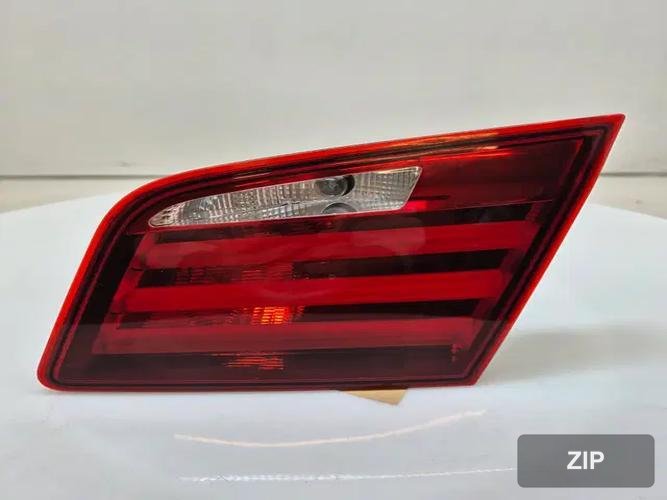 BMW 5-серия 2010 — фонарь задний правый внутренний 63217203226