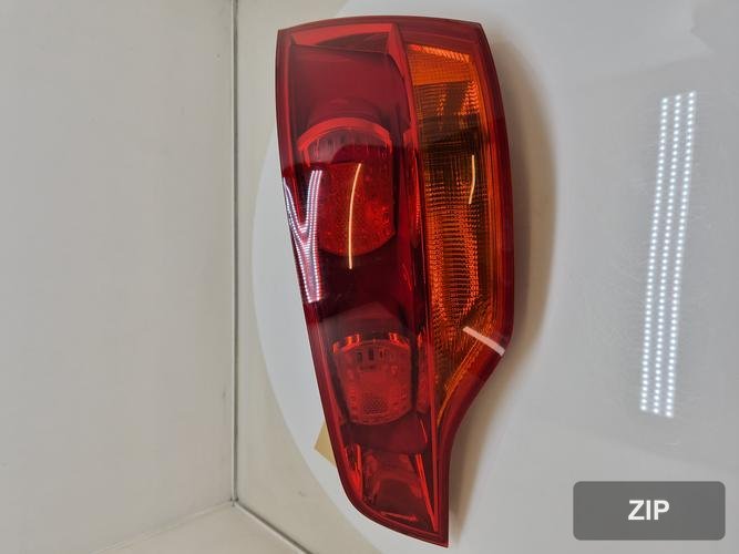 Audi Q7 2006 — фонарь задний правый (наружный) 4LU945094
