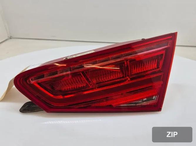 Audi A8 2007 — фонарь задний правый (внутренний) 4H0915094