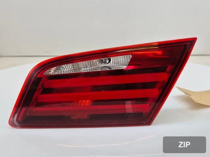 BMW 5-Series 2010 — фонарь задний внутренний правый 63217203226