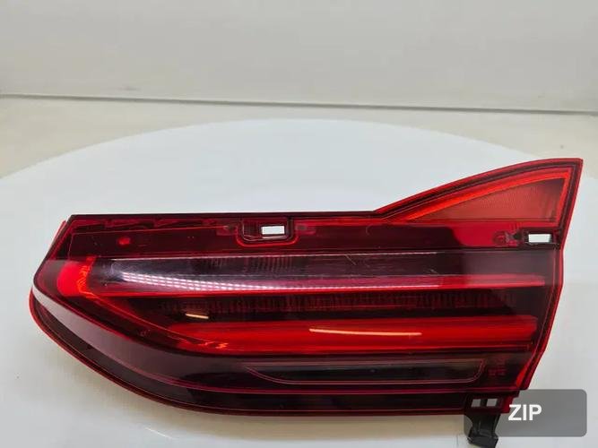 BMW 7 Series 2017 — фонарь задний внутренний правый 7342968 1