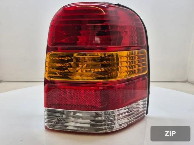 Ford Escape 2002 — фонарь задний внешний правый 1L8413B504D