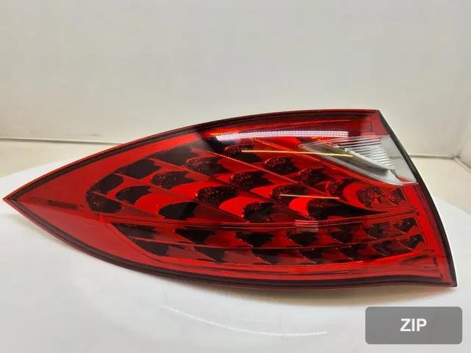 Porsche Cayenne 2007 — фонарь задний левый (внешний) 7P5945095F