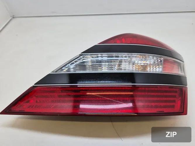 Mercedes-Benz S-Class 2011 — фонарь задний правый A2218200464