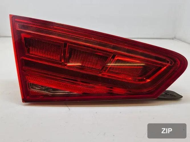 Audi A8 2007 — задний фонарь внутренний левый 4H0945093
