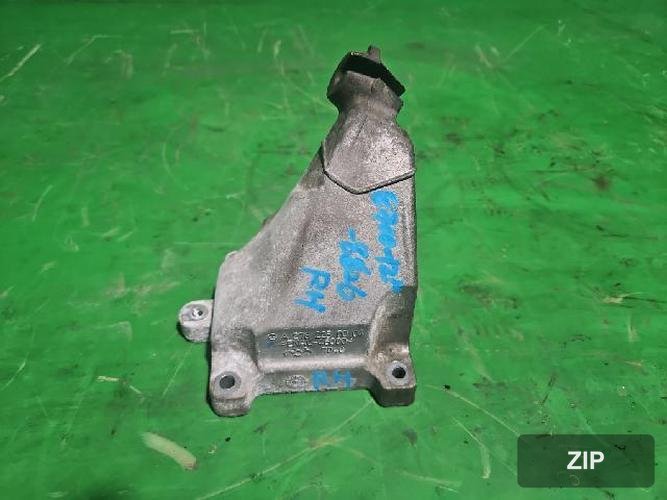 Mercedes-Benz E-класс 2012 — кронштейн A2762230004