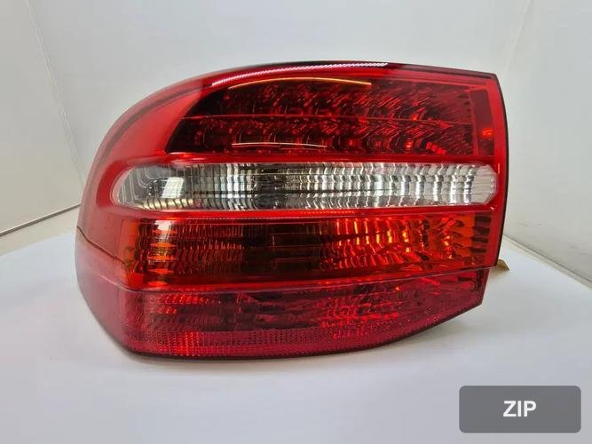Porsche Cayenne 2007 — фонарь задний правый (наружный) 7L5945207