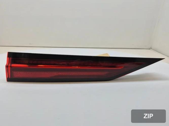 Volvo V90 2021 — фонарь задний левый внутренний 32337135