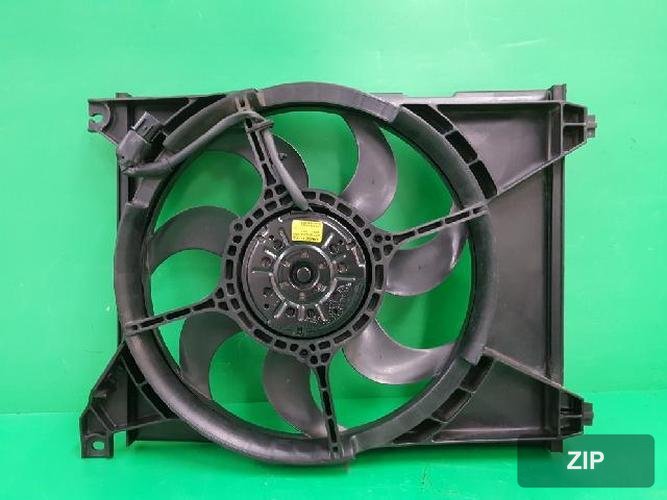 Hyundai Trajet 2006 — конденсор кондиционера 977303A160
