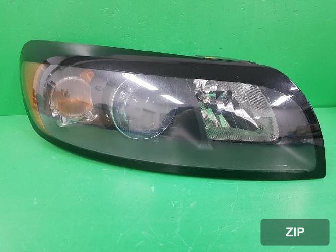 Volvo C30 2008 — фара правая 30657173