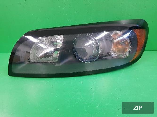 Volvo C30 2008 — фара левая 30657172