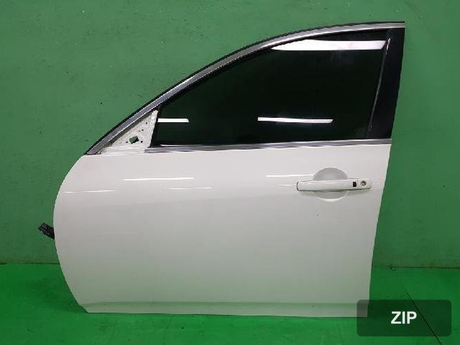 Infiniti G 2011 — передняя дверь левая
