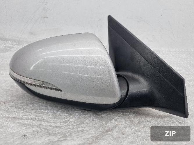 Hyundai Avante 2018 — боковое зеркало правое с сигналом и BSD