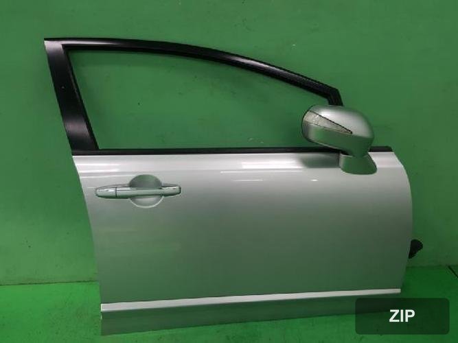 Honda Civic 2007 — дверь передняя правая
